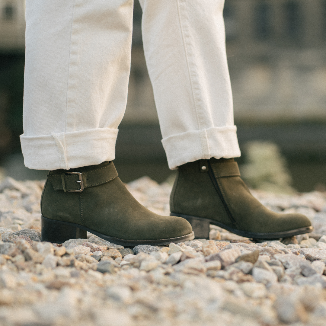 Geneva Buckle Women's Boot right image