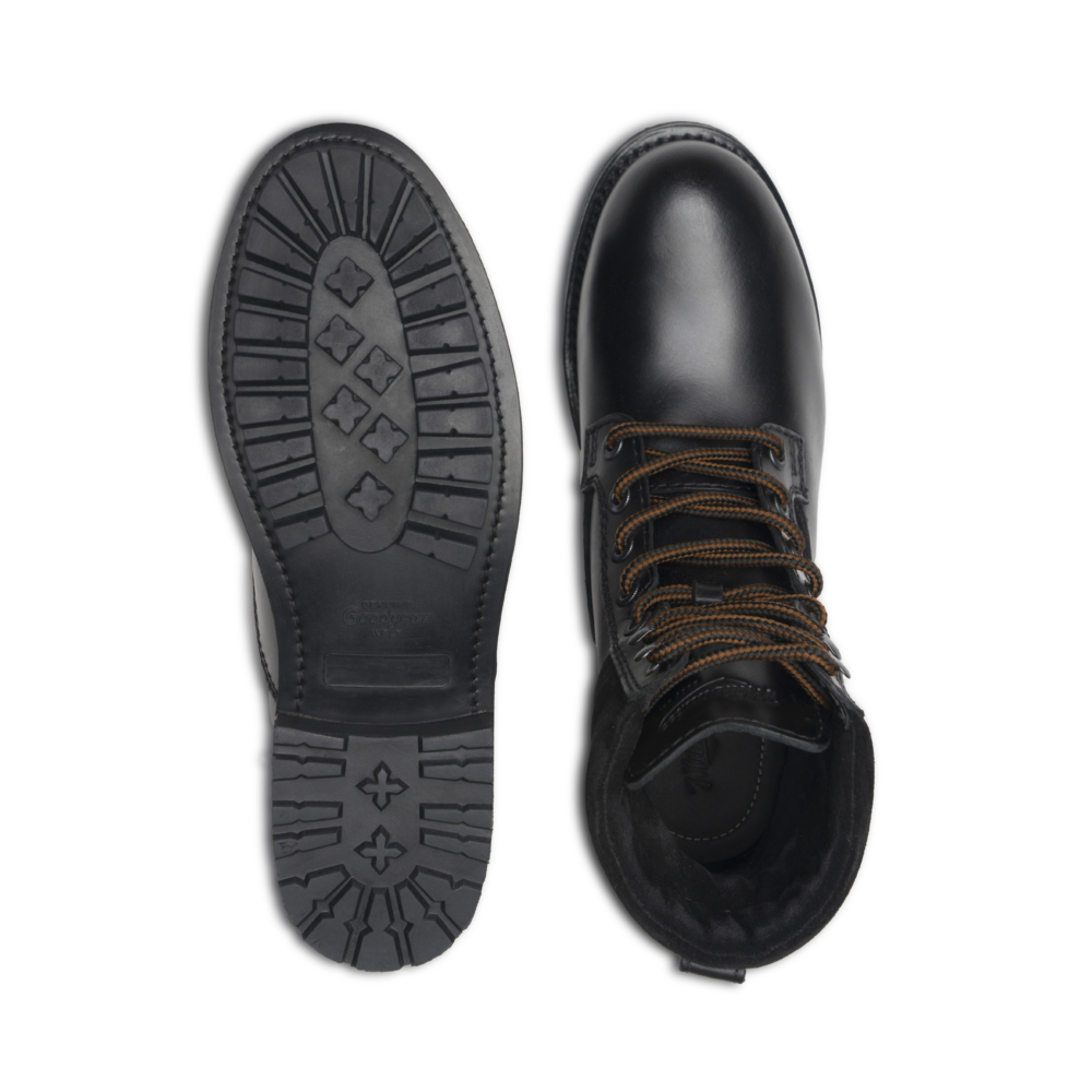 AW21 Farwell Black Top and sole view